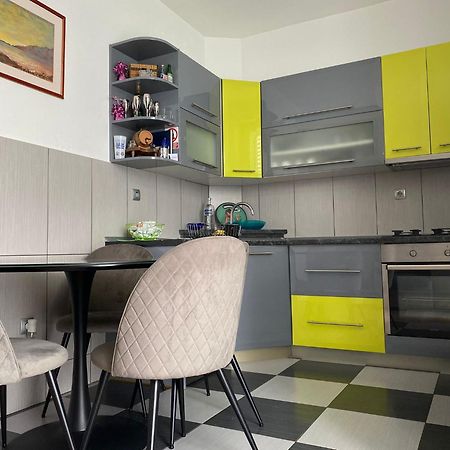 Apartment Luce&Nina Kastela Bagian luar foto